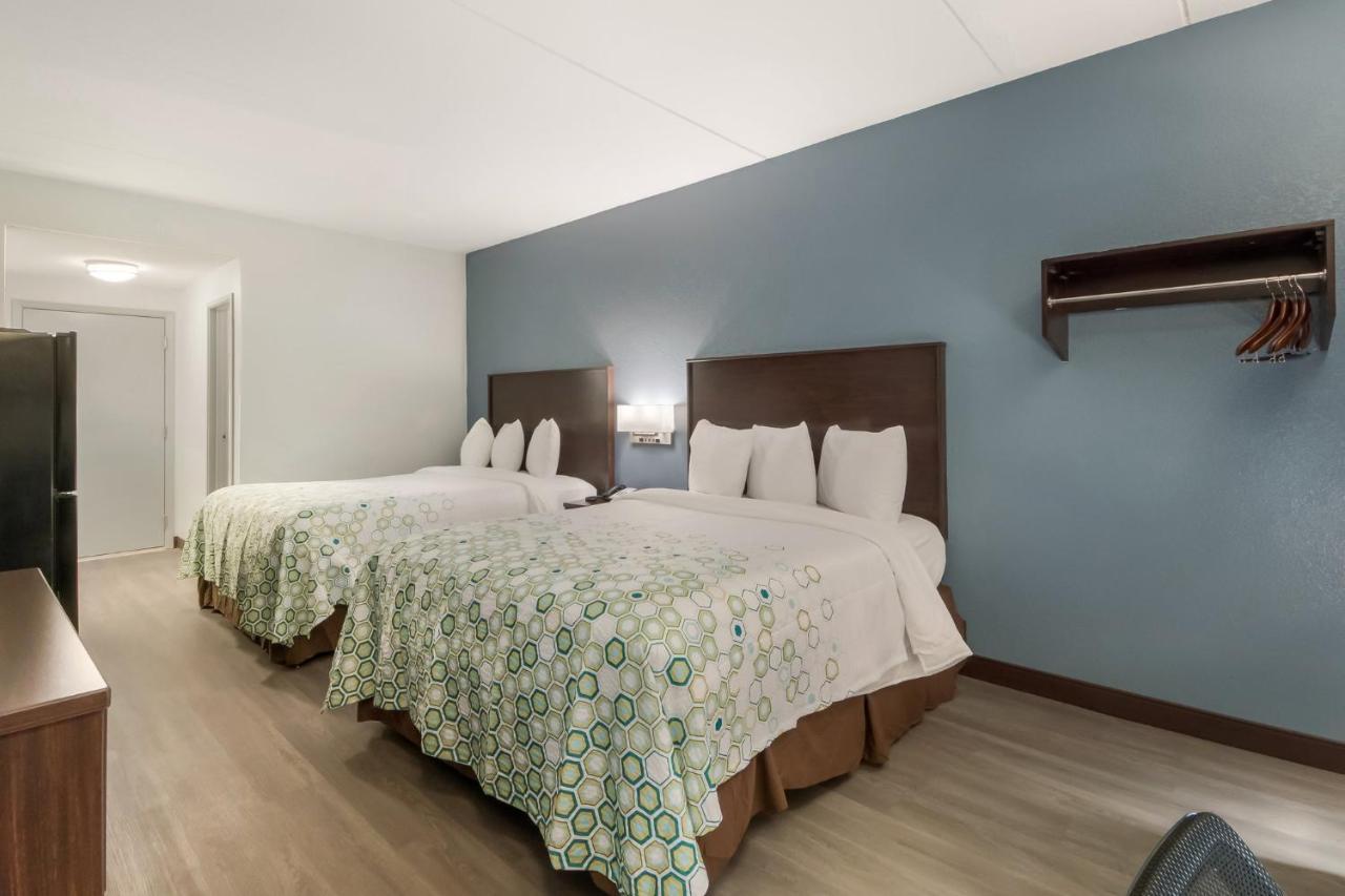 Hometowne Studios By Red Roof San Antonio - Seaworld Northwest Екстер'єр фото