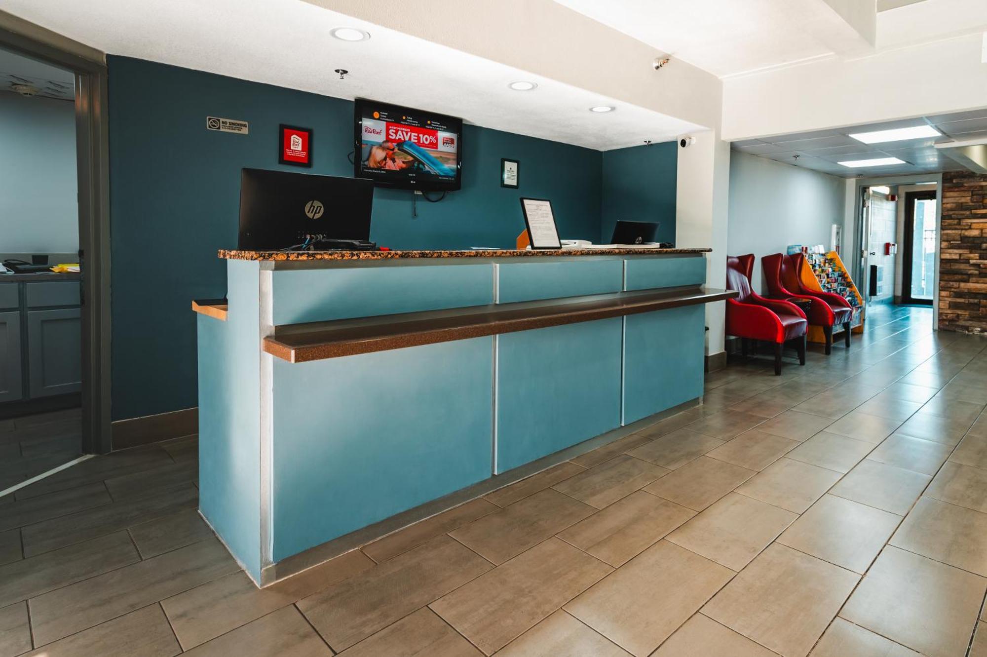 Hometowne Studios By Red Roof San Antonio - Seaworld Northwest Екстер'єр фото